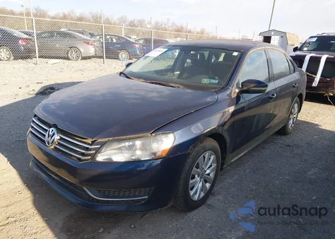 2014 Volkswagen Passat 1.8T Wolfsburg Edition z USA, uszkodzony, nr VIN 1VWAT7A34EC084632